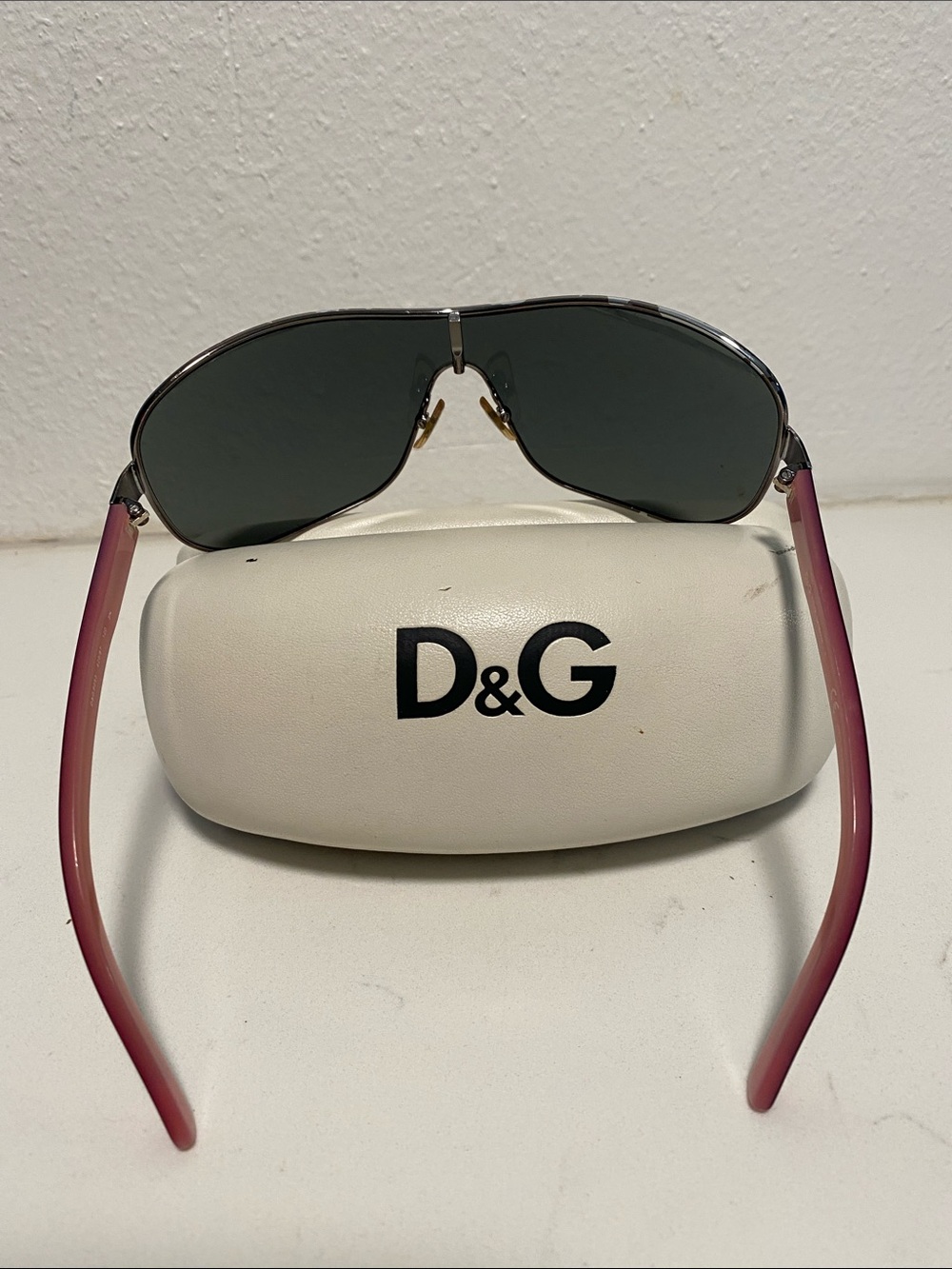 D&G Womens Shield Sunglasses in Dark Gray and Black - Picture 2 of 6